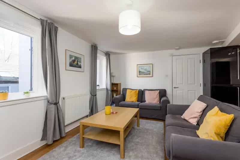 2 Bedroom Flat for Sale in Corstorphine, Edinburgh