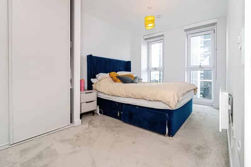2 Bedroom Flat for Sale Salford M3 Luxury Apartment River Views