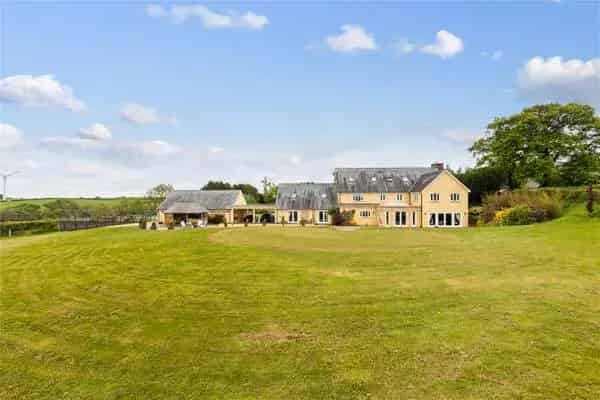 North Leigh Manor: Exceptional Country Residence For Sale