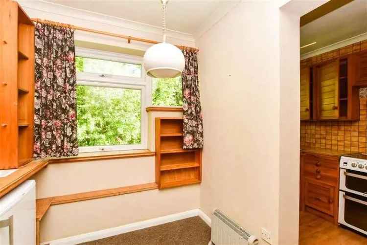 2 Bed Flat for Sale Near Caterham Station