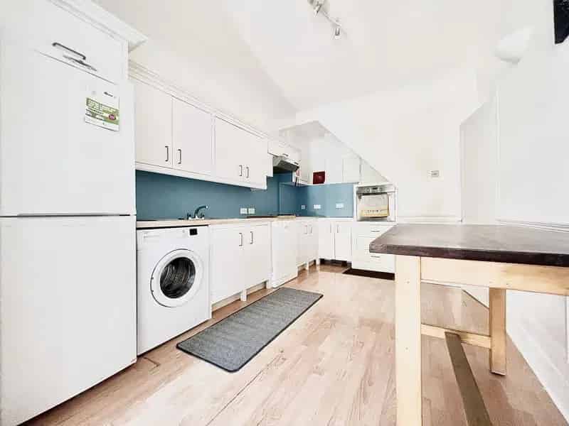 3 Bedroom Victorian House to Rent - Original Features & Excellent Location
