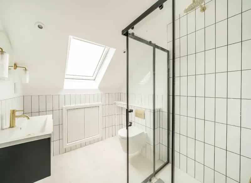 One Double Bedroom Apartment Earlsfield 999 Year Lease