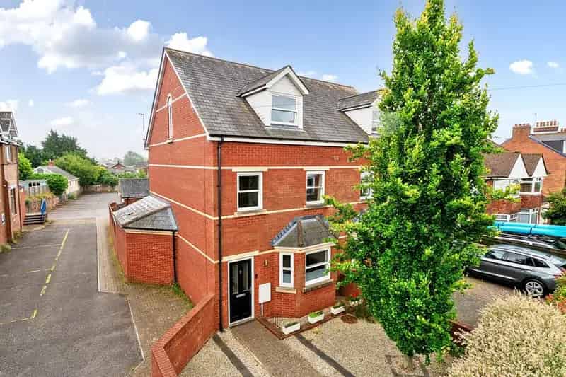 4 Bedroom Semi Detached House For Sale Exeter