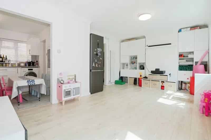 3 Bed Semi-Detached Home Stanmore Winchester