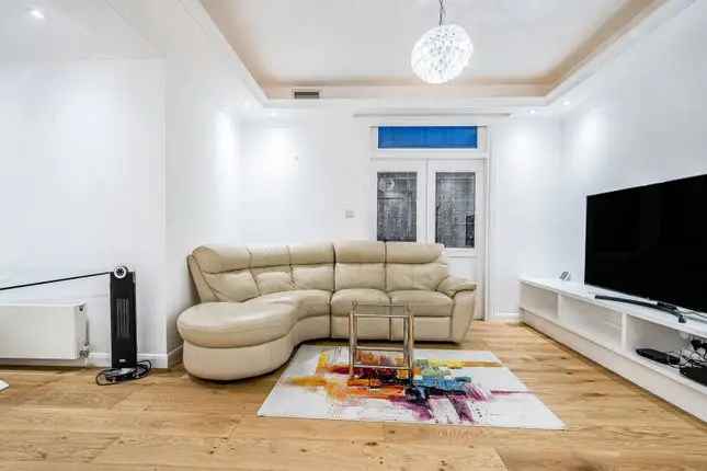 Flat to rent in Princes Gate, South Kensington, London SW7