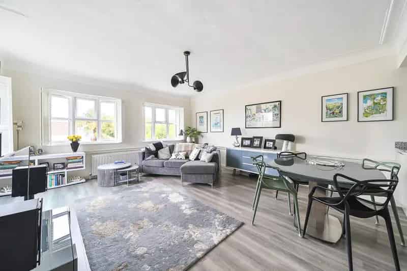 2 Bedroom Flat for Sale