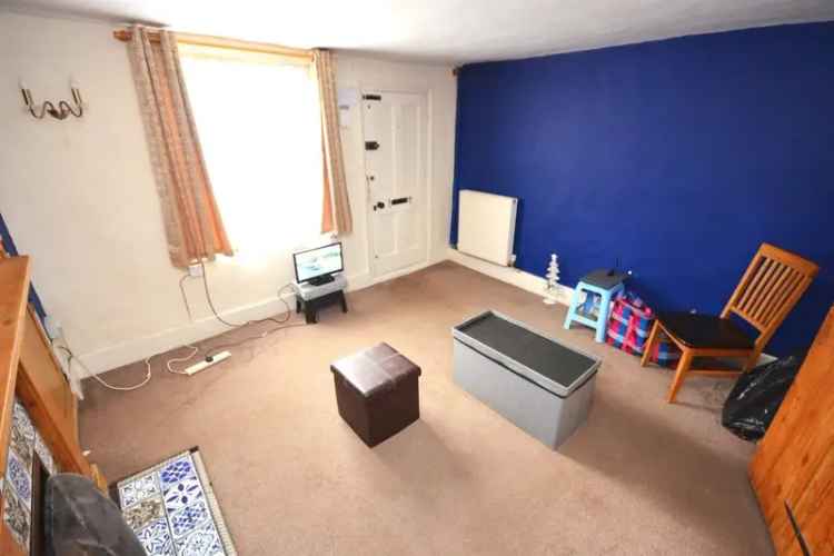 2 Bed House with Driveway and Garden