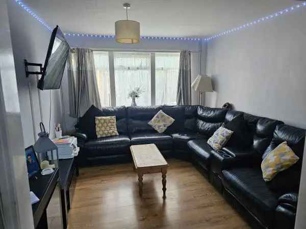 House For Rent in Mole Valley, England