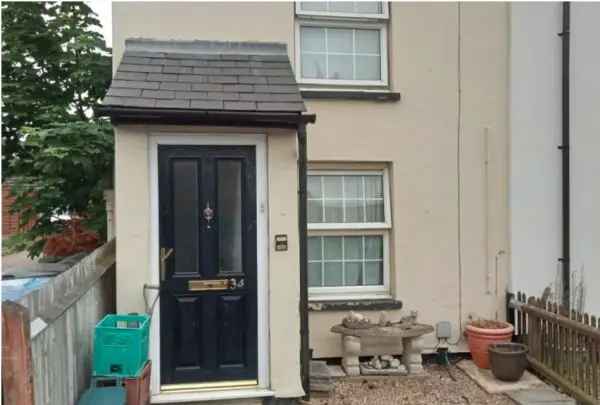 2 Bedroom Cottage Near Hemel Hempstead Station