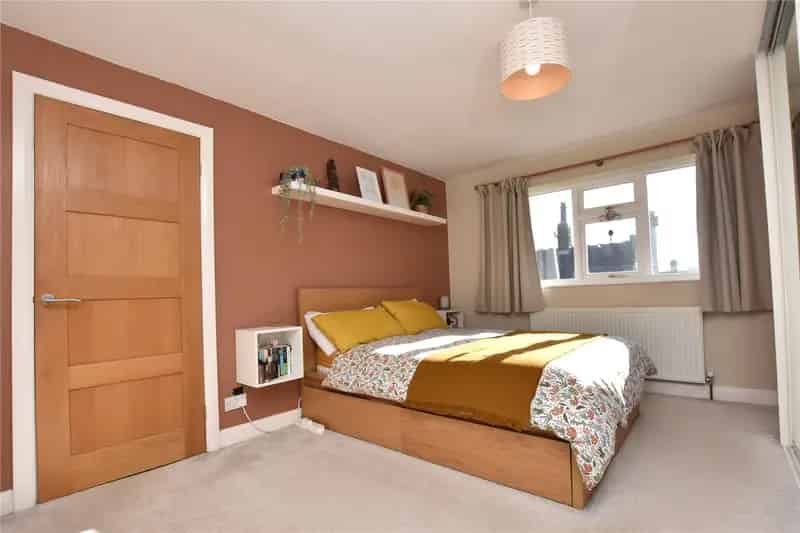 3 Bed Semi Detached House Near Rodley Canal