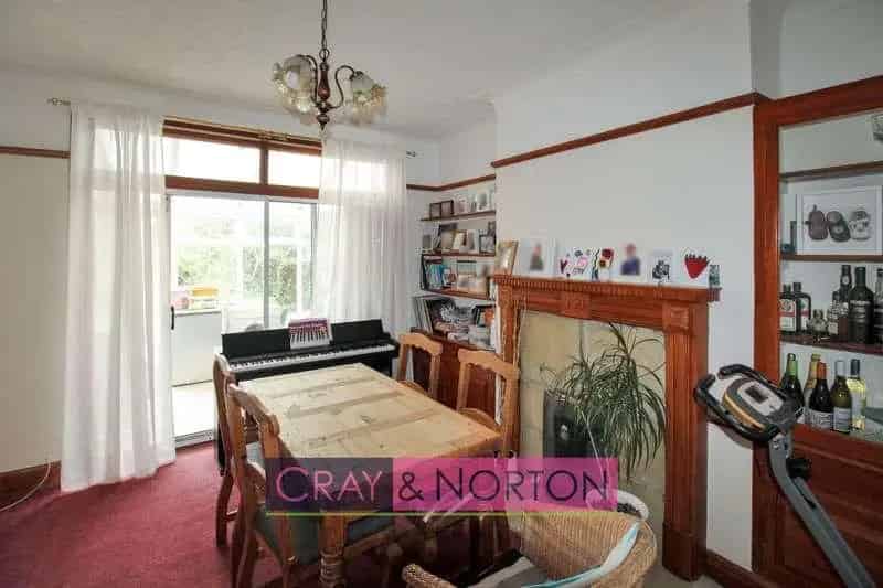 4 Bed House for Sale in Addiscombe
