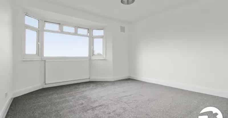 3 Bedroom Refurbished Flat to Rent