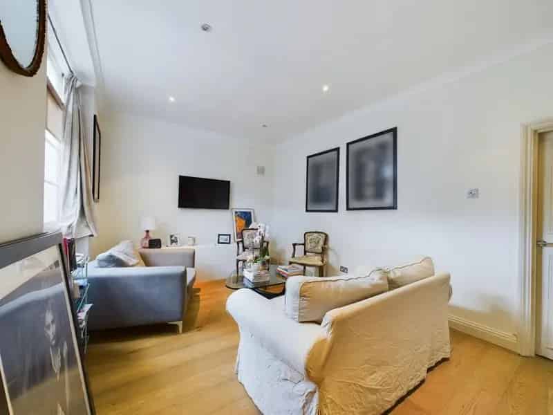 2 Bedroom Flat for Sale in Pimlico SW1V