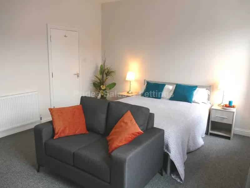1 Bedroom House Share Large Double Room All Bills Included