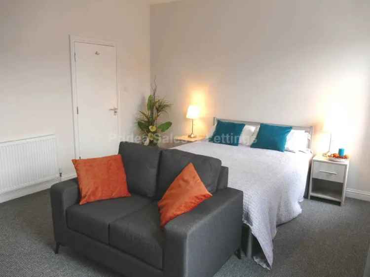 1 Bedroom House Share Large Double Room All Bills Included