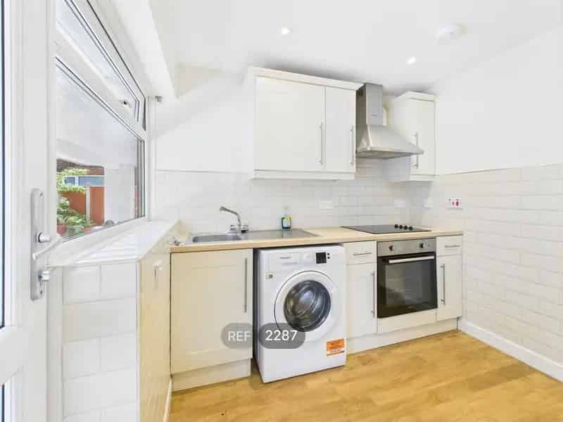 1 Bedroom Apartment to Rent Near Pearson Park Hull