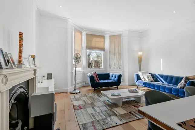 Flat to rent in Lancaster Grove, Belsize Park NW3