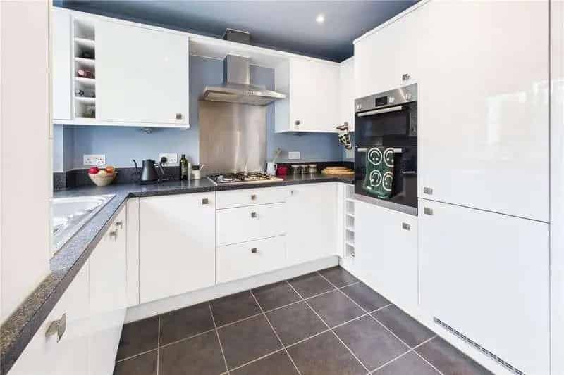 2 Bed Flat for Sale in Newbury - No Onward Chain