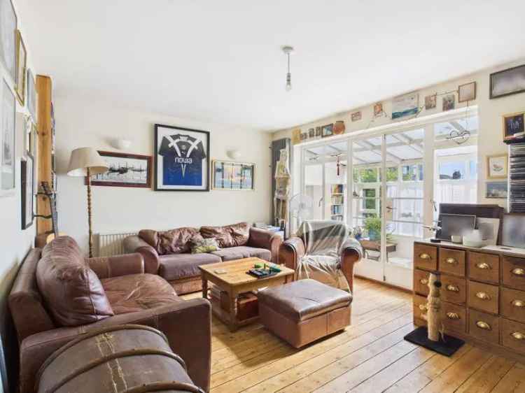 4 Bedroom Detached House For Sale Near City