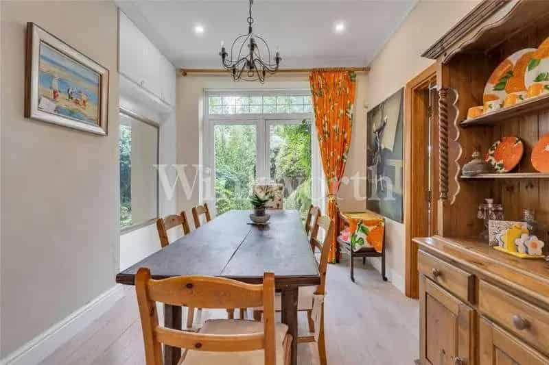 5 Bed House for Sale in Central Golders Green