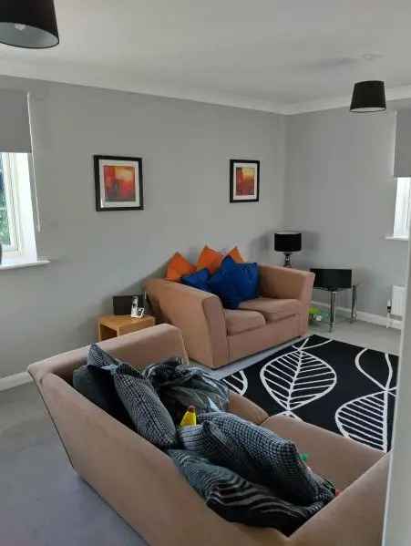 Flat For Rent in Rochford, England