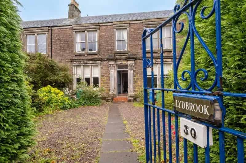2 Bedroom Flat to Rent