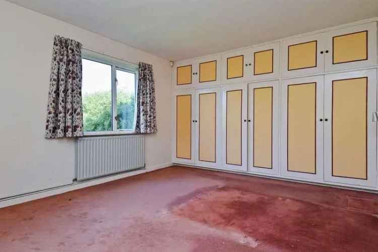 2 Bed Detached Bungalow for Renovation - Beltinge