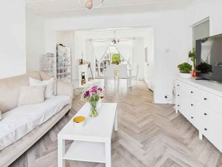 3 Bedroom Terraced House to Rent Drayton
