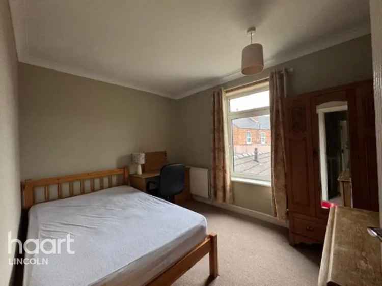 4 bedroom terraced house to rent