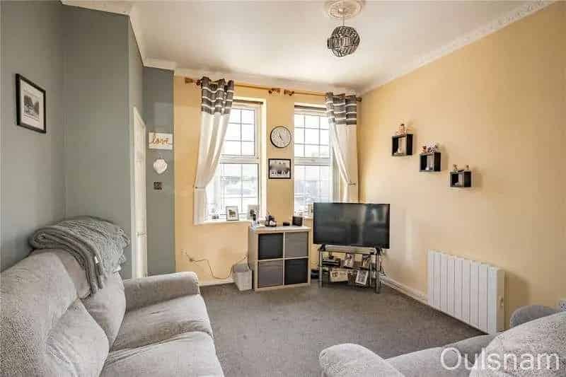 2 Bed Flat for Sale Near Bromsgrove Town Centre