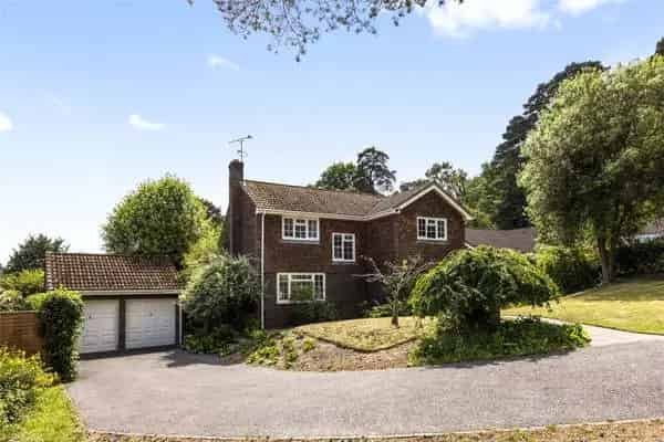 Four Bedroom Family Home for Sale in Priorswood Haslemere