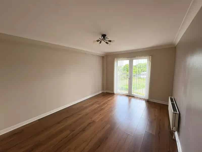 2 Bedroom Flat to Rent Strachur Crescent