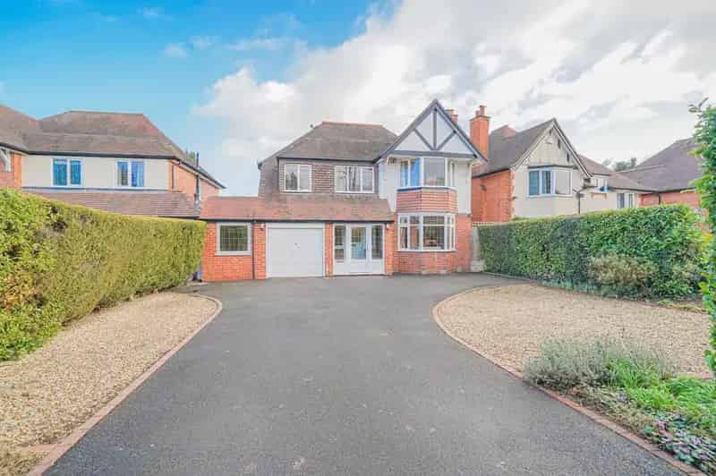 5 Bedroom Detached House for Sale in Solihull