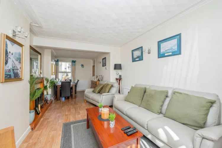 3 Bedroom Semi Detached House Near Gorleston Beach