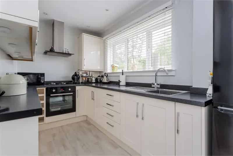 3 Bed Semi Detached House 2 Reception Rooms