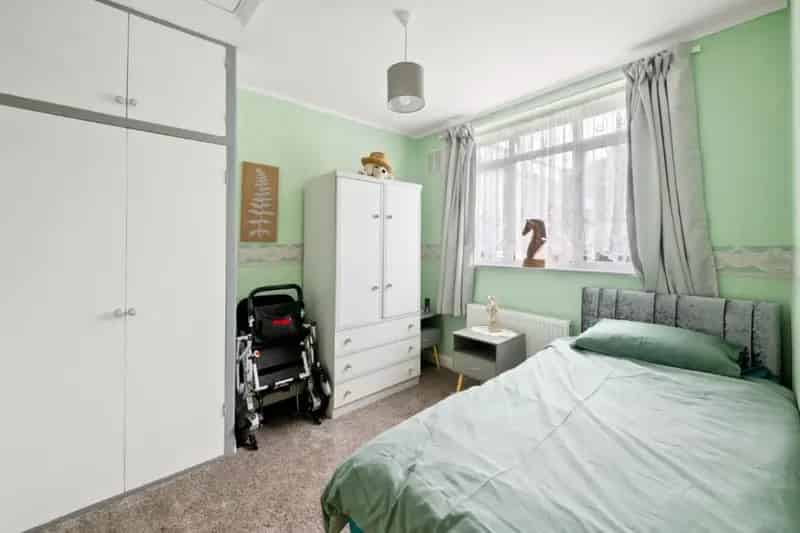 2 Bed Semi Detached Bungalow For Sale Hayes