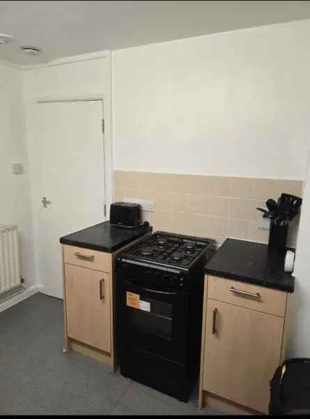 2-Bed Flat Chessington Exchange for New Malden House