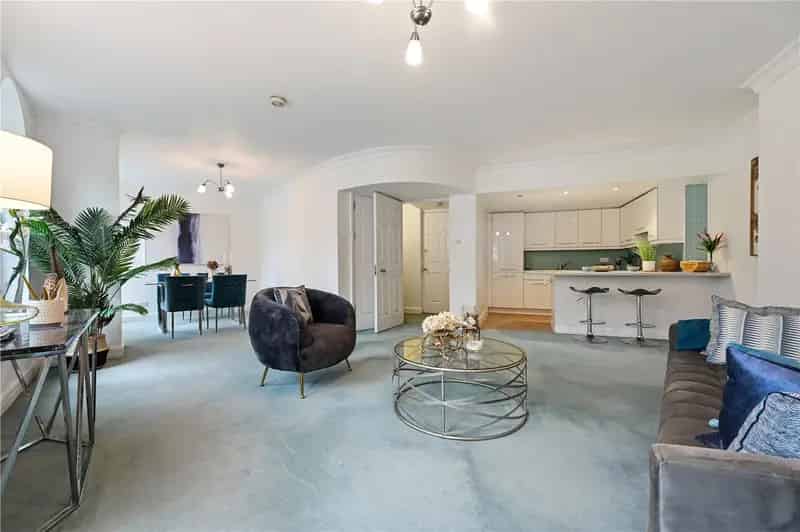 2 Bedroom Duplex Apartment Covent Garden