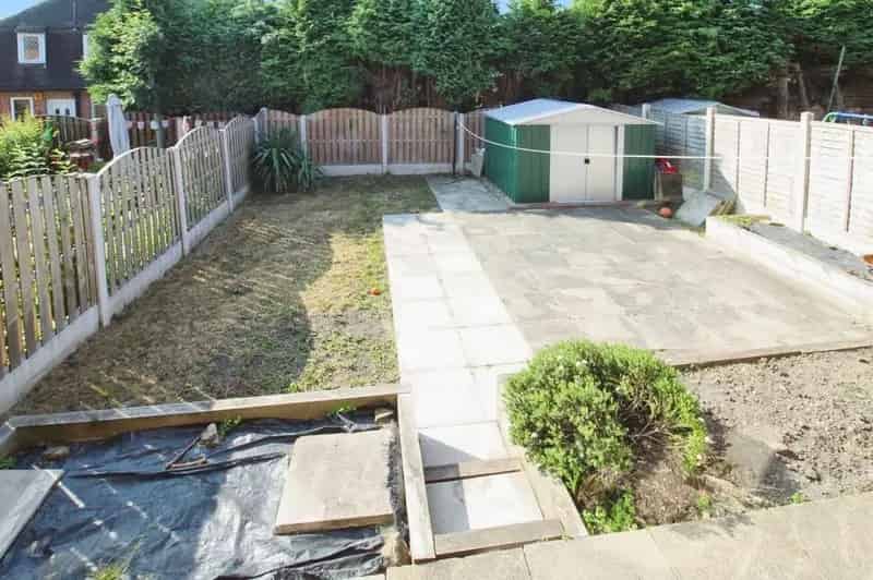 3 Bedroom Mid Terrace House For Sale Morley West Yorkshire
