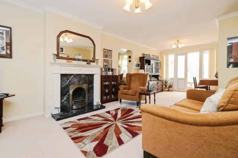 Five Bedroom Family Home Harborne Modern Spacious Garden Parking