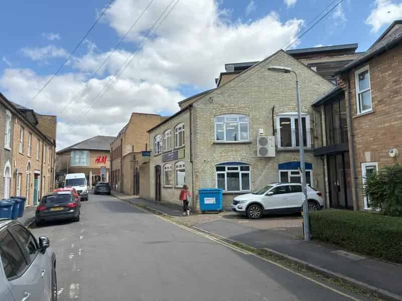 Cambridge City Center Office Building with Parking
