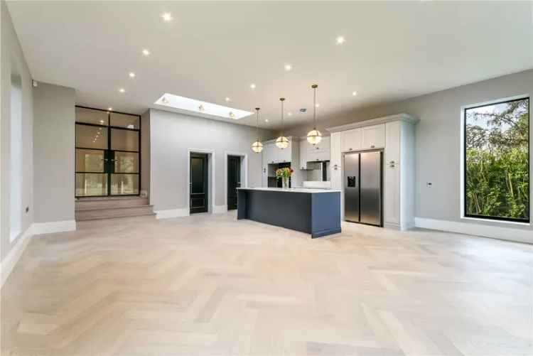 5 bedroom house in Banstead