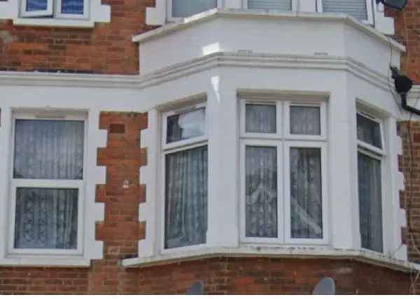 Ground Floor 2 Bedroom House Bungalow Near Streatham Hill Station
