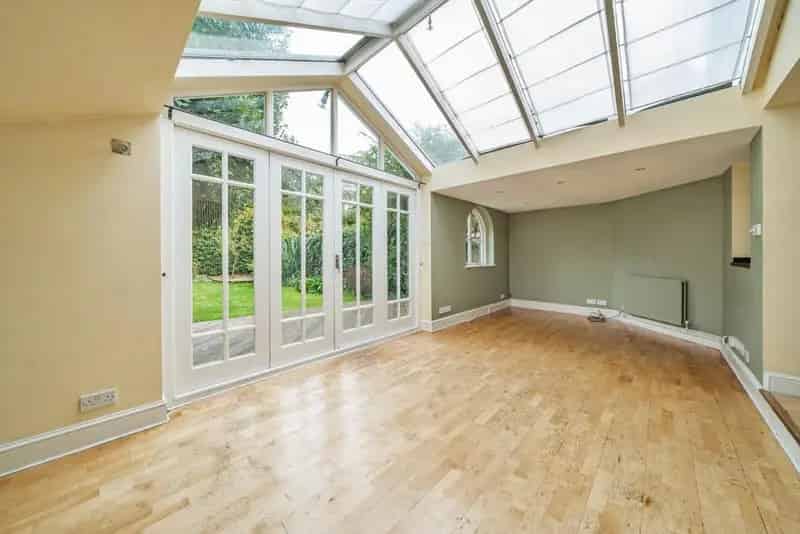 Ground Floor Garden Flat 2 or 3 Beds 1 or 2 Receptions