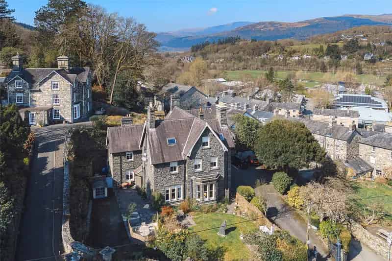 7 Bedroom Detached House Dolgellau Gwynedd Boutique B&B Potential