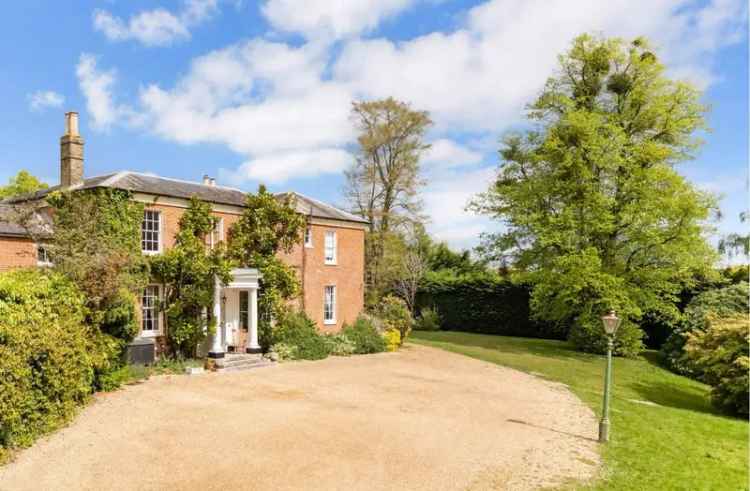 6 Bedroom Detached House for Sale