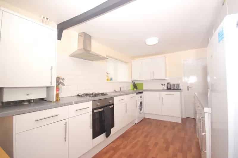 House of Multiple Occupation To Rent Available 2025