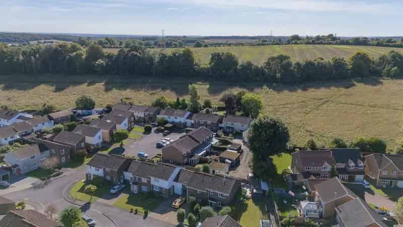3 Bed House for Sale Springfield Close 1344 sq ft Modern Home