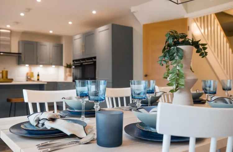 4 Bedroom Detached Home with Solar Panels and EV Charger