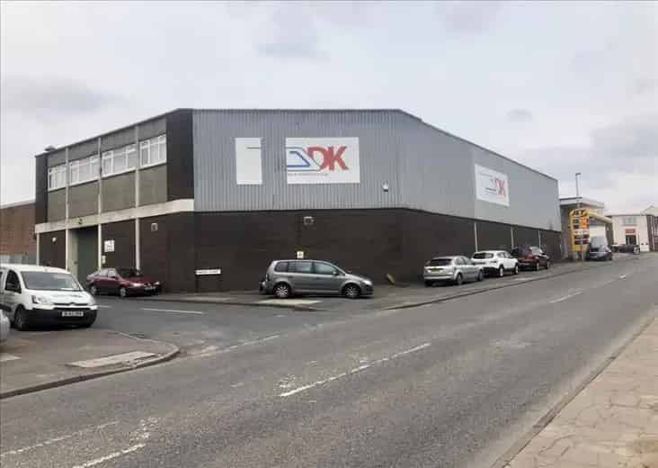 13884 sq ft Industrial Unit with Crane, Dock Loading, and Office Space